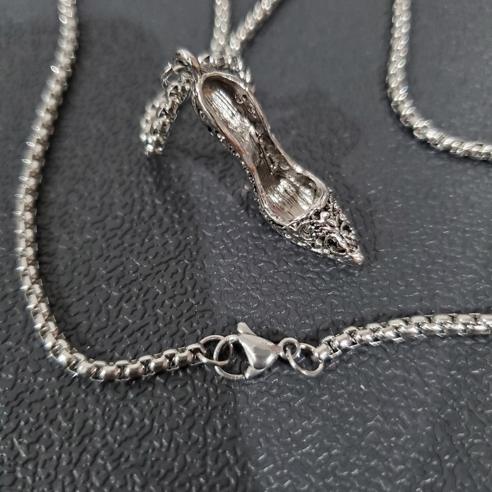 High Heel Shoe Necklace - New  Cinderella Costume Jewelry - Picture 8 of 12